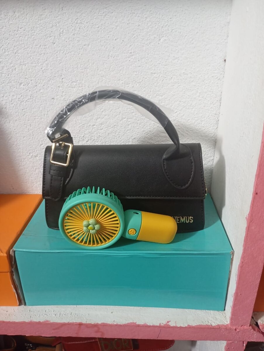 Sac à main noir élégant