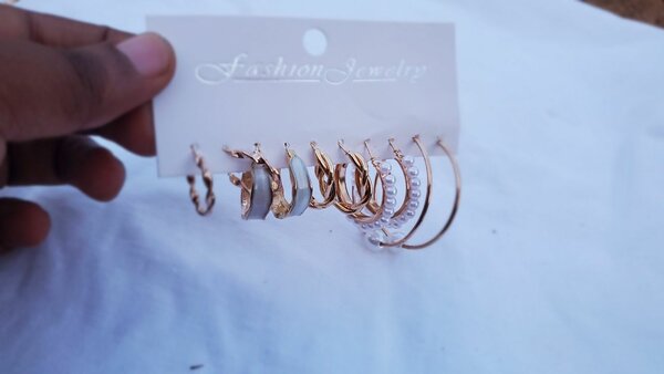 Earings
