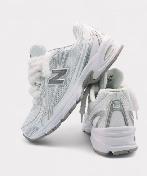 New Balance530, Lacet en satin