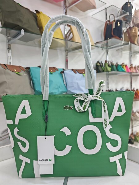 Sac à main Lacoste logo élégant
