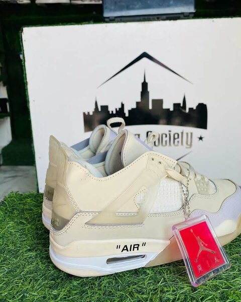 Air JORDAN 4