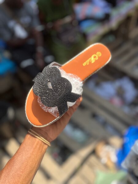 Sandales à strass élégantes