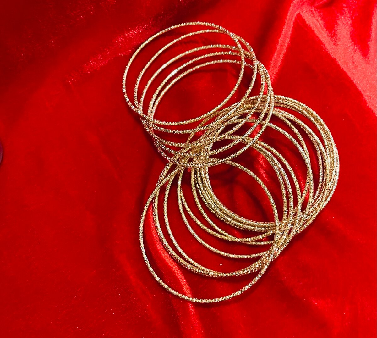 Bracelets dorés élégants