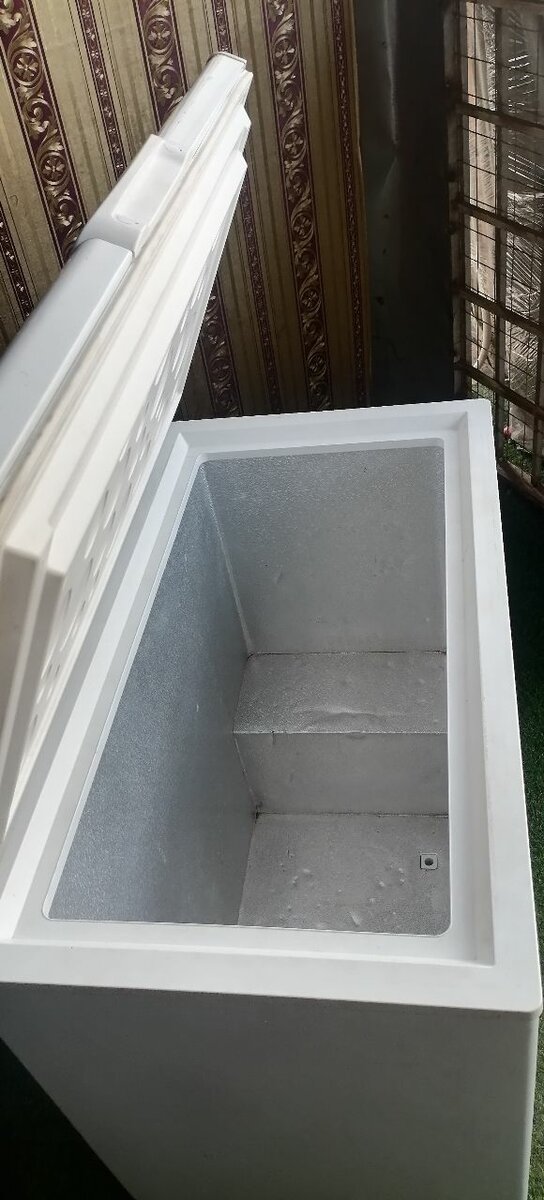 TABLE TOP FREEZER FRIDGE