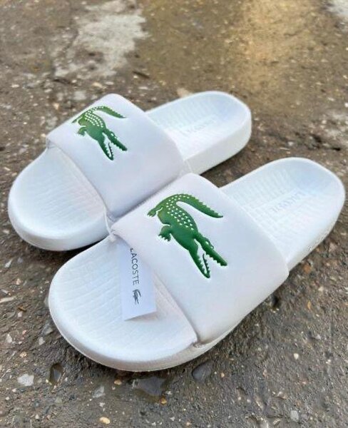 Claquettes Lacoste pour hommes