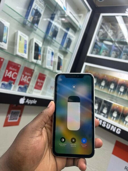 iPhone 11 simple