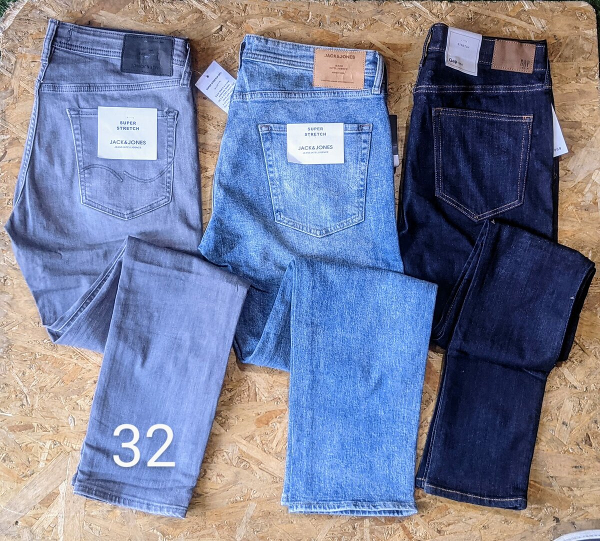 jeans in the assortment 32
