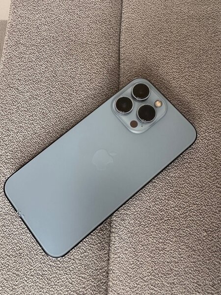iPhone 13 Pro Sierra Blue