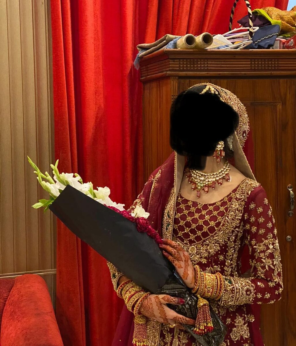 Barat bridal heavy dress (open gown, farshi lahnga, dupatta)