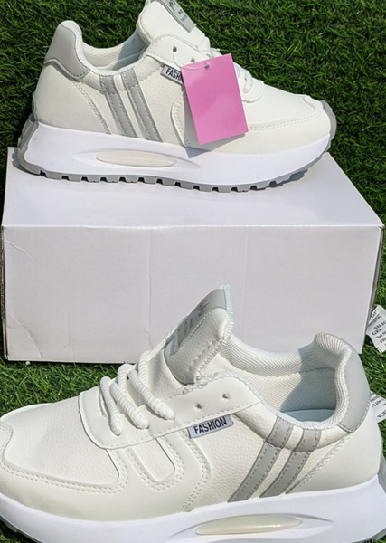 Ladies sneakers