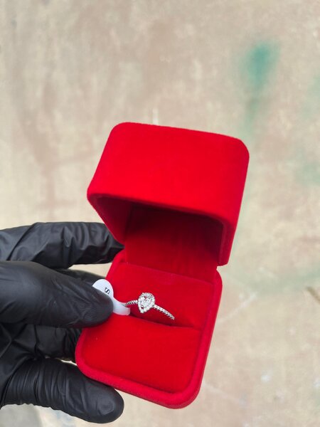 Bague de fiançailles élégante