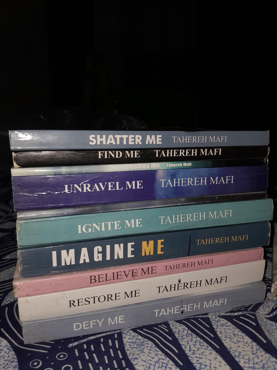 Shatter me book series; complete series with all the novells