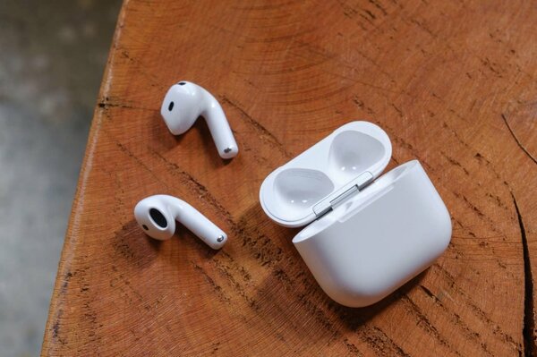 AirPods 4