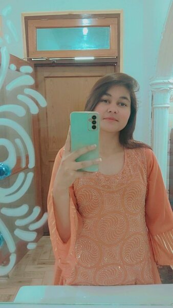 Êscortê  SERVIS  MODEL NIT STAFF HOT LINE