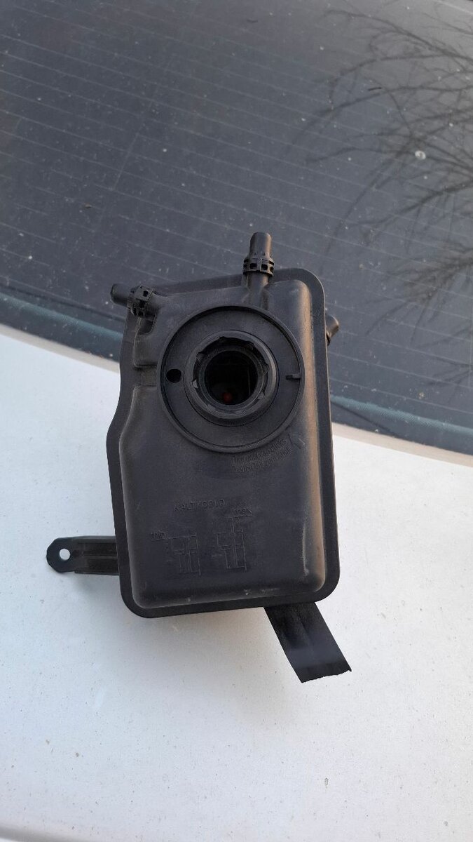 Расширительный бачок БМВ Е60