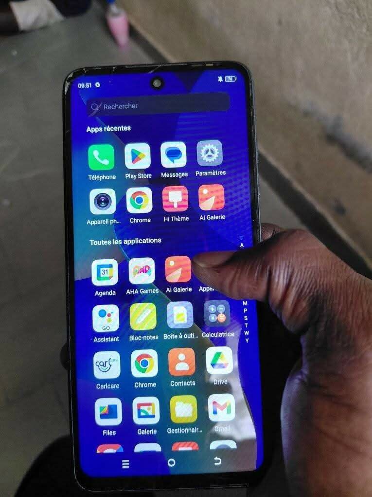 Smartphone Tecno avec HiOS