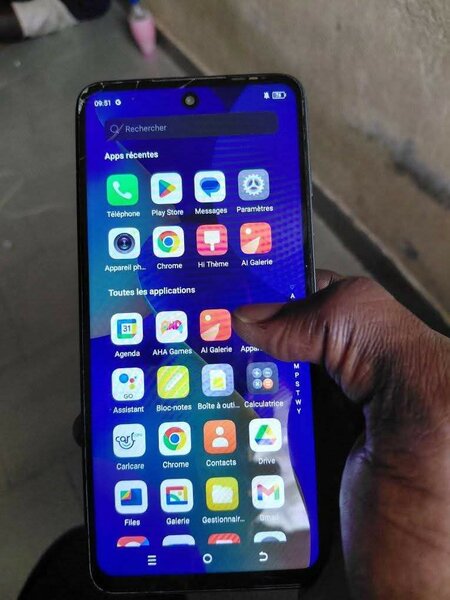 Smartphone Tecno avec HiOS