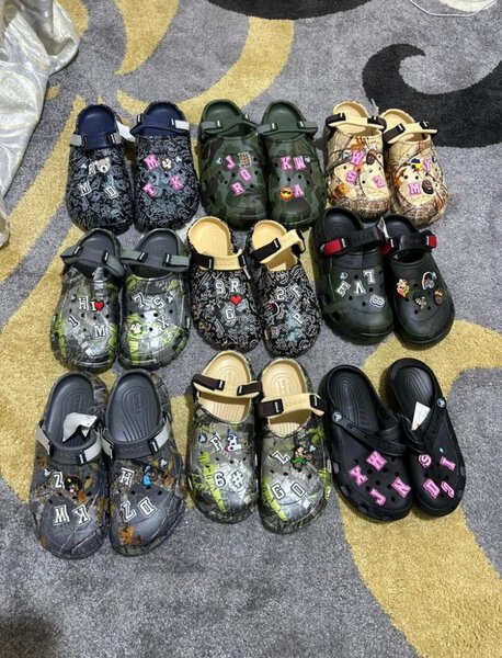 Sabots unisex avec charms tendance