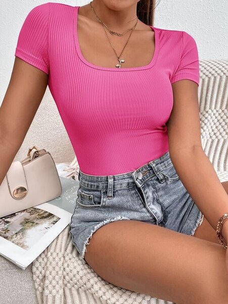 T-shirt col carré femme