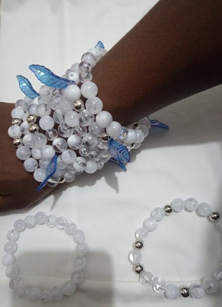 Bracelets en perles 4 à 1500f