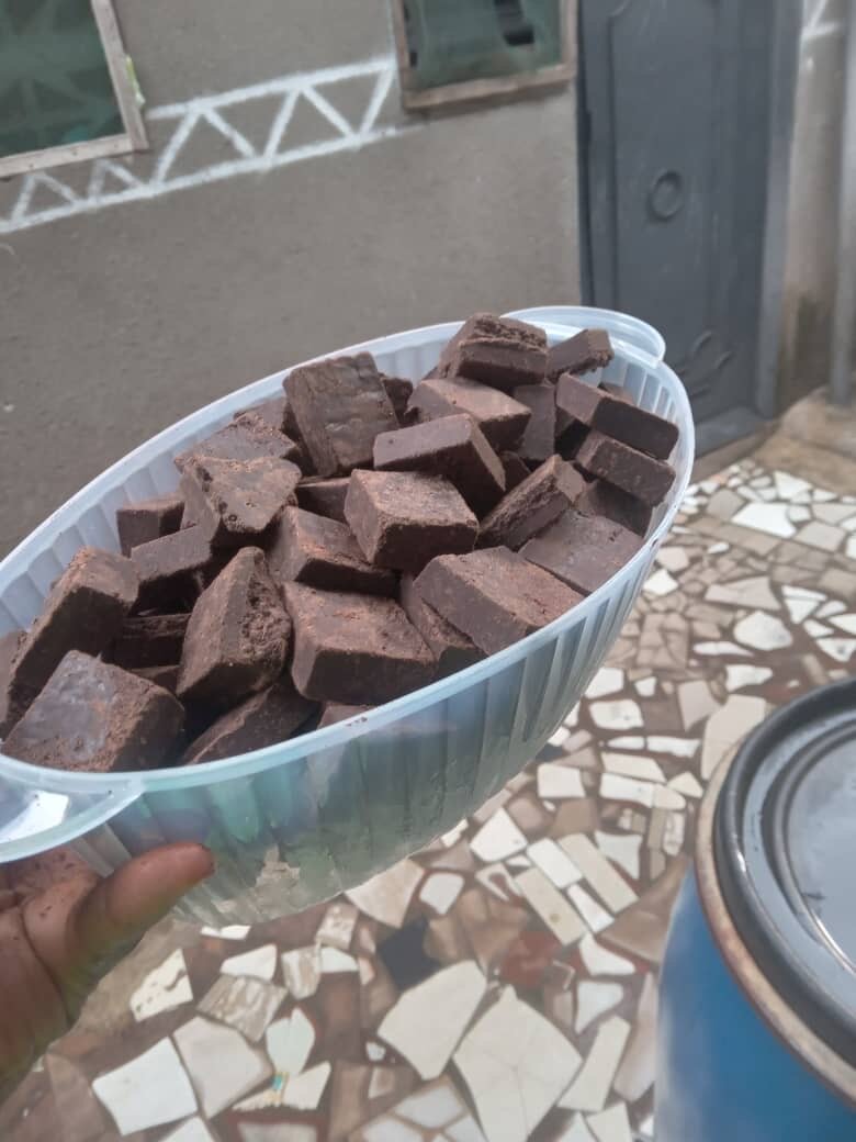 Chocolat noir 10 à 500f