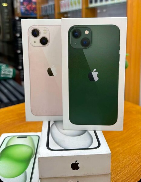 Brand new iPhone 13 128Gb Factory Unlocked Available