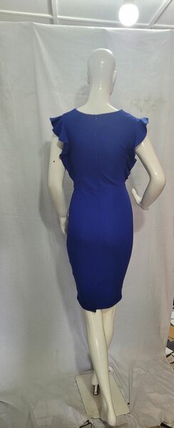 Robe Élegante Bleue avec Volants