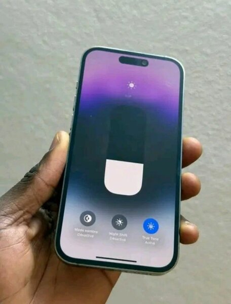 iPhone 15pro 128 Go