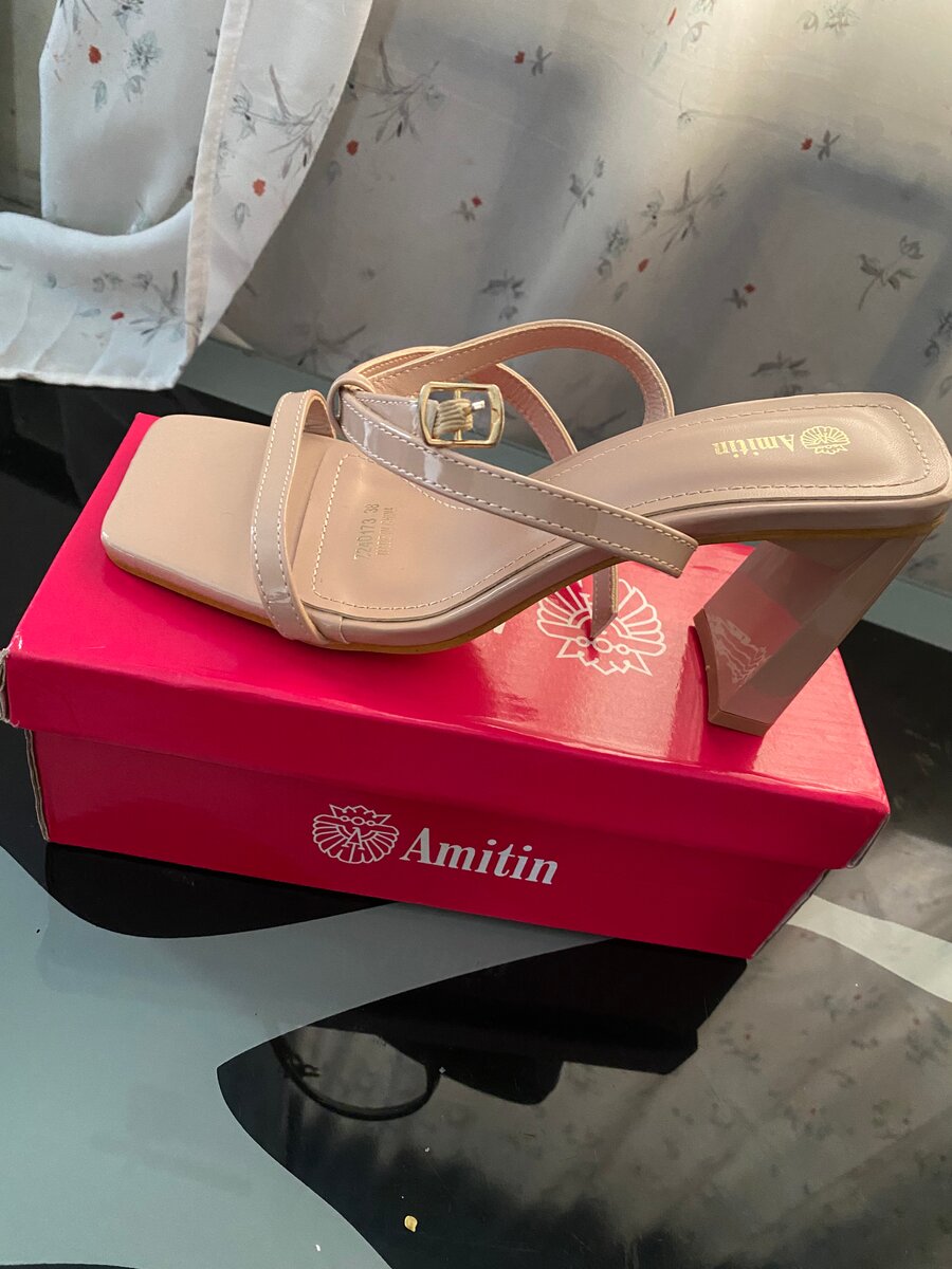 Elegant Heeled Sandals