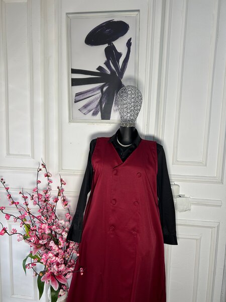 Robe longue bordeaux élégante