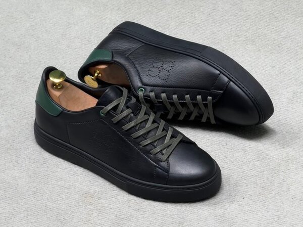 Baskets élégantes en cuir homme