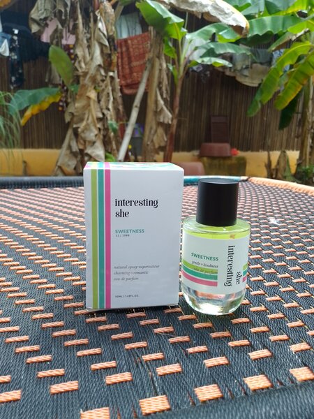 Parfum "Interesting She"