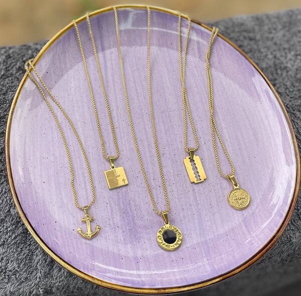 Colliers pendentifs en or élégants