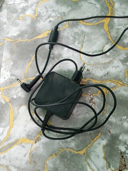 Chargeur d'ordinateur Lenovo