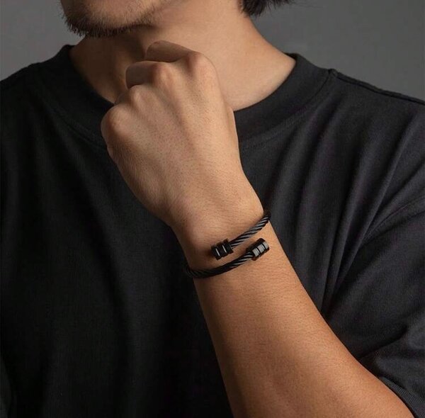 Bracelet homme en acier noir