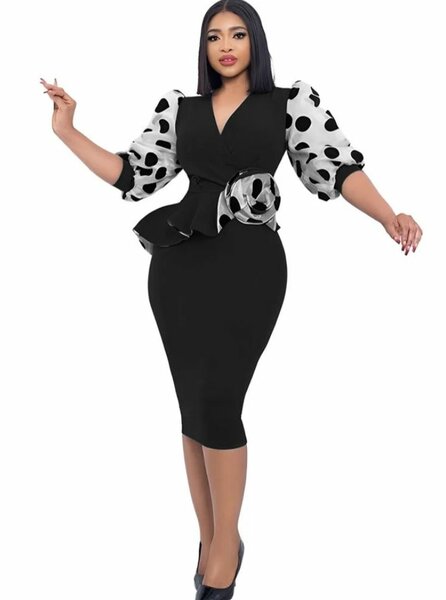 Robe noire à pois élégante