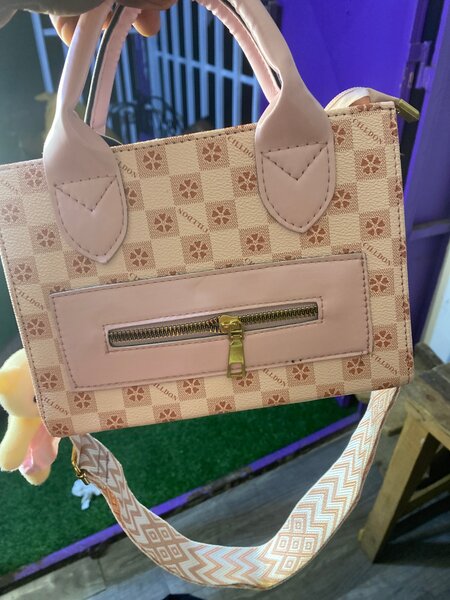 Sac à main motif moderne