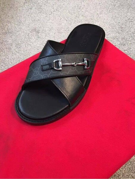 Sandale en cuir élégante homme