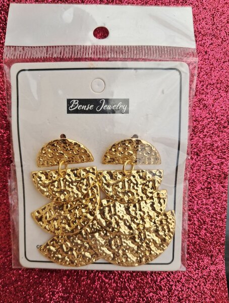 Boucles d'oreilles pendantes dorées