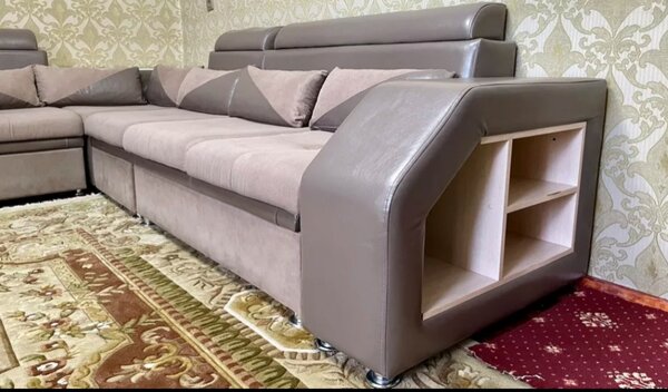 Продаю диван отличном состоянии общий размер 6.50