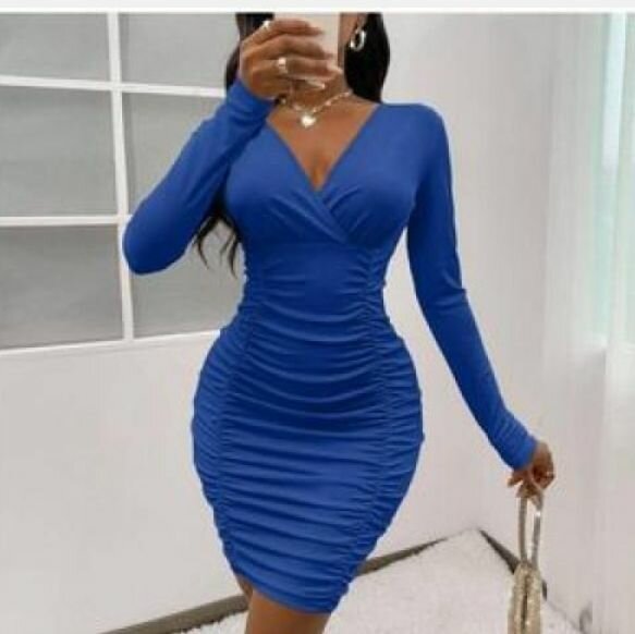 Robe moulante bleue élégante