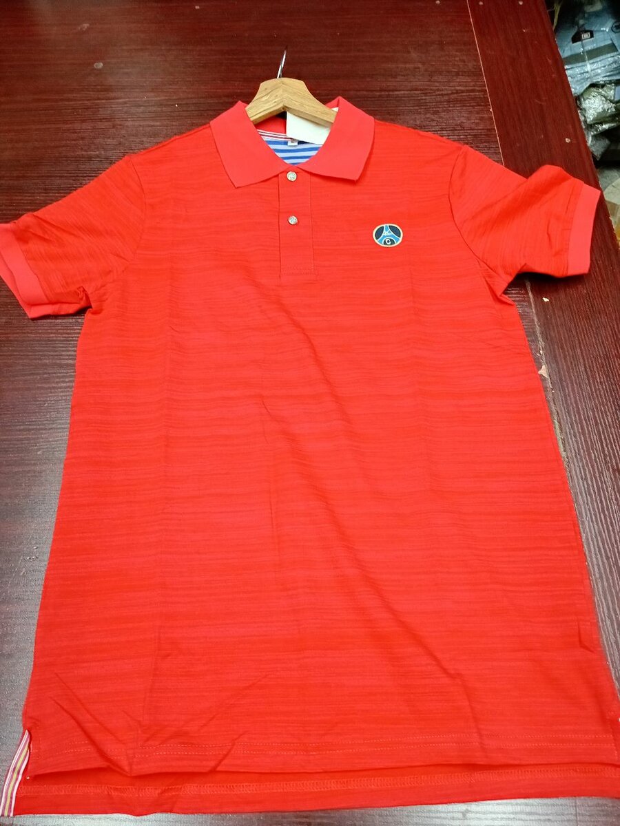 Polo pour homme rayé élégant