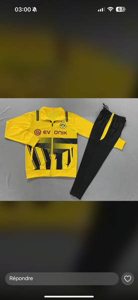 Ensemble sportif jaune et noir