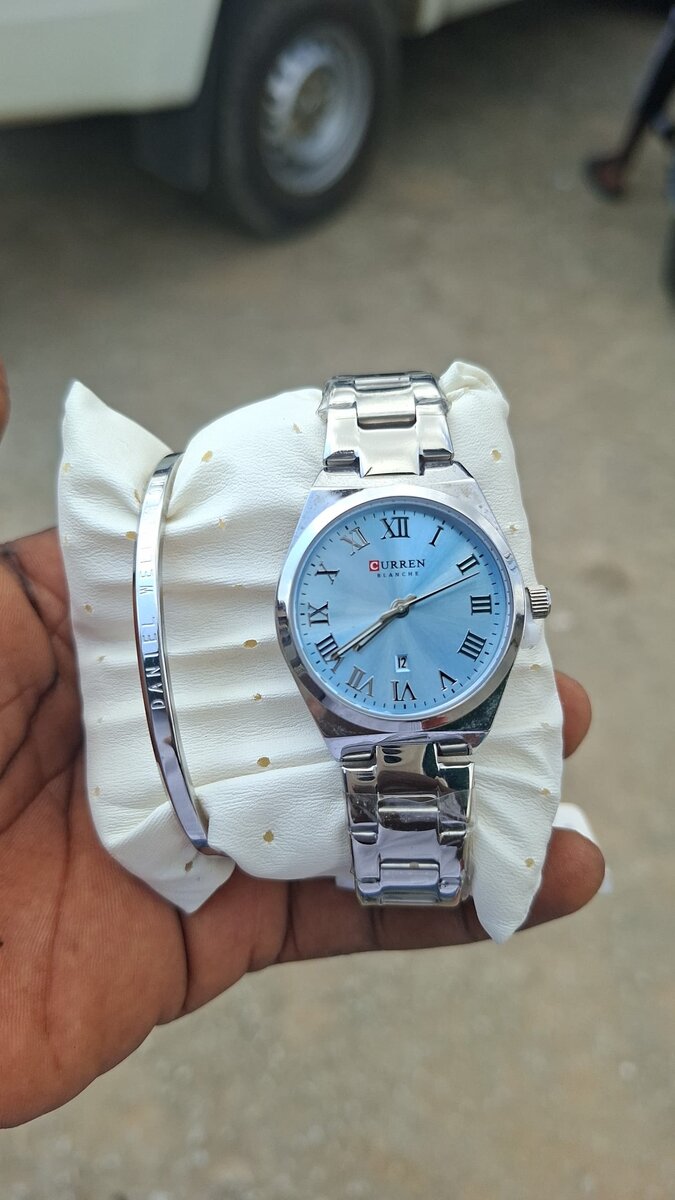 Montre Naviforce en acier inoxydable