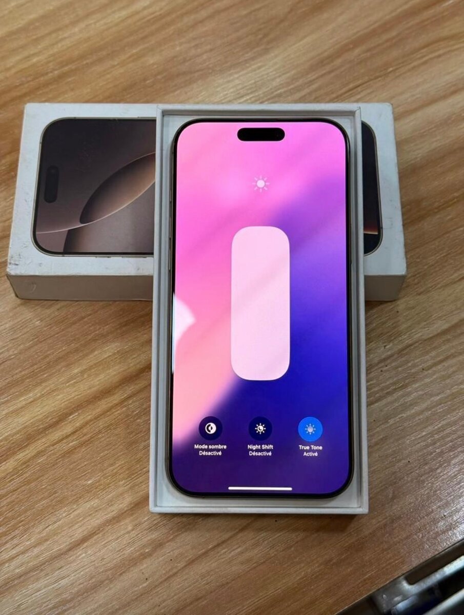 iPhone 16 pro Max 256gb désert