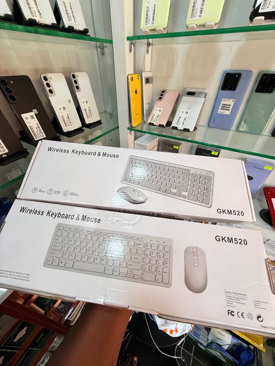 Clavier et Souris Sans Fil GKM520
