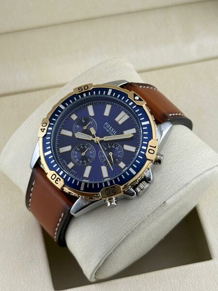 Montre Fossil homme en cuir marron et acier