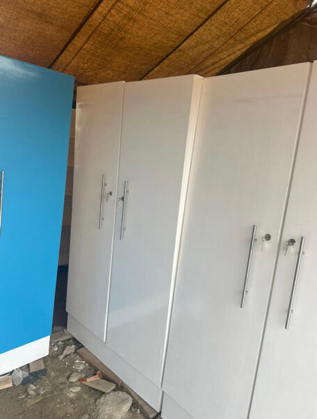 Armoire moderne deux portes