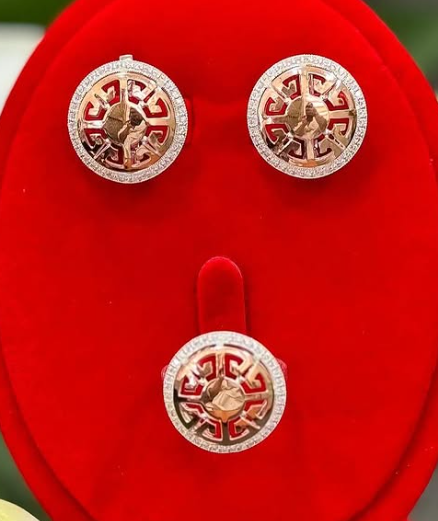 Роскошный комплект