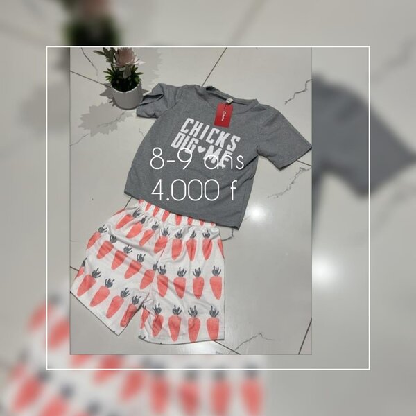 Ensemble enfant mignon